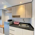 Spacious Studio Apartment At Jarrdin Cihampelas By Travelio
